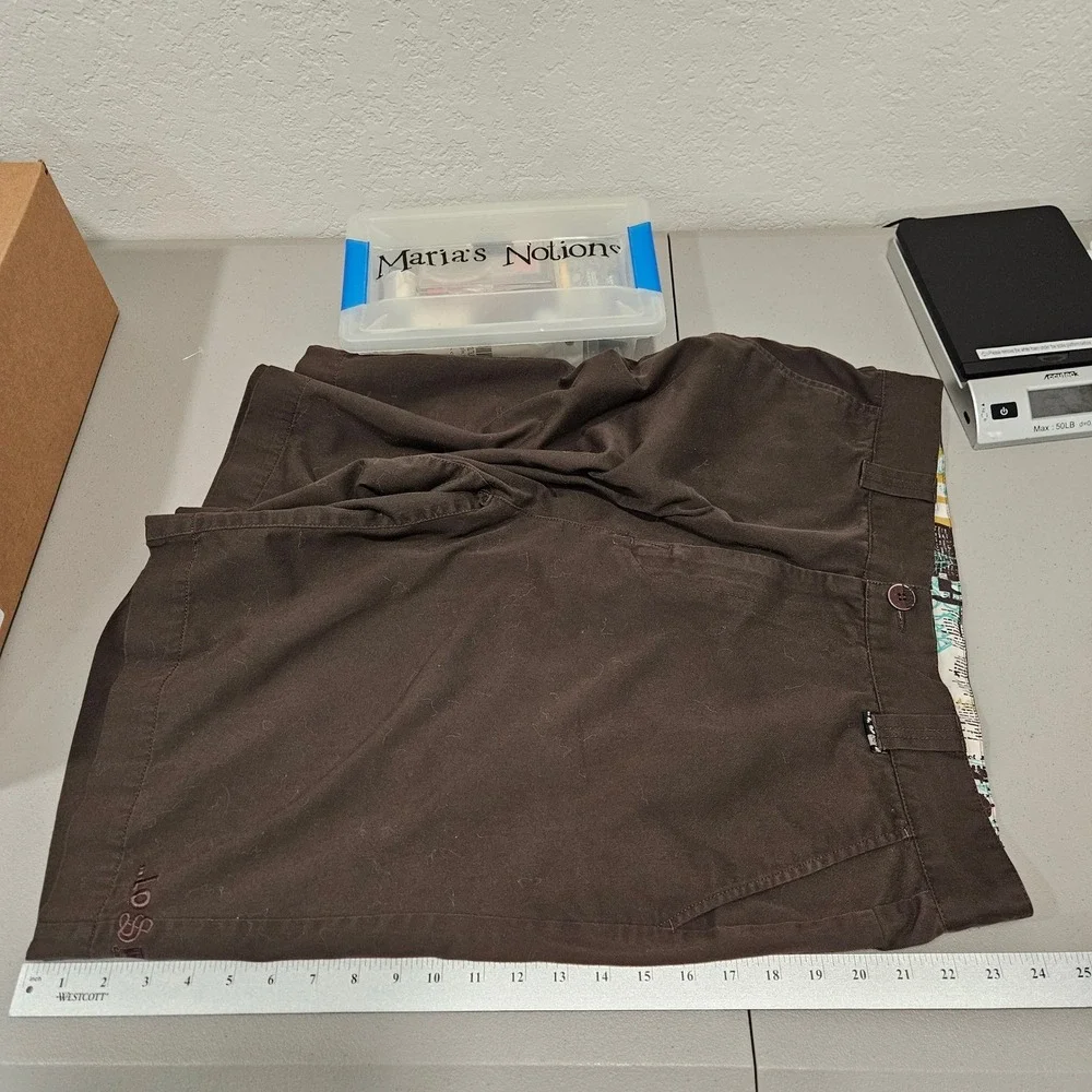 Vintage LOST ENTERPRISES Mens 36 Chino Y2K Skateboard Shorts Brown 24 in Long‎